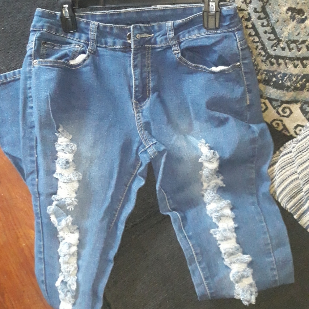 Ripped design skinny Jean's size 11